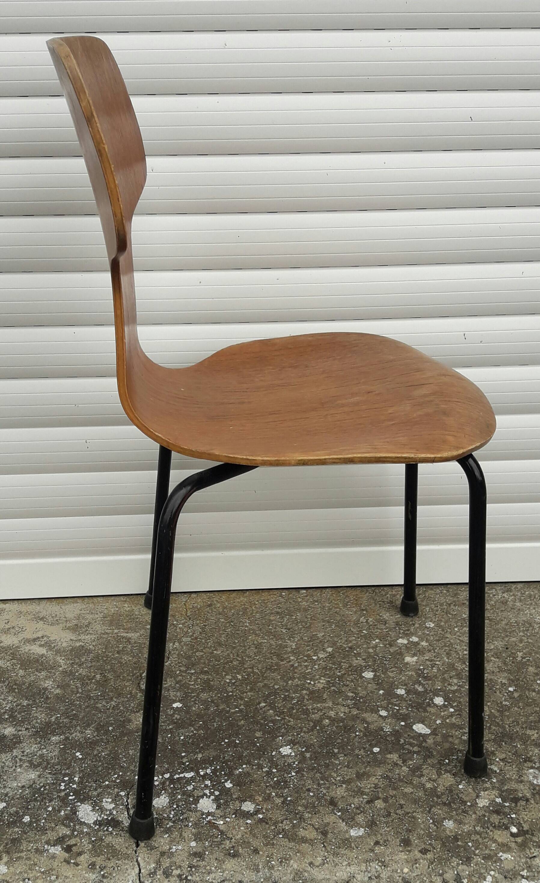 Hammer chair 3123 by Arne Jacobsen for Hansen in 1969, children's model