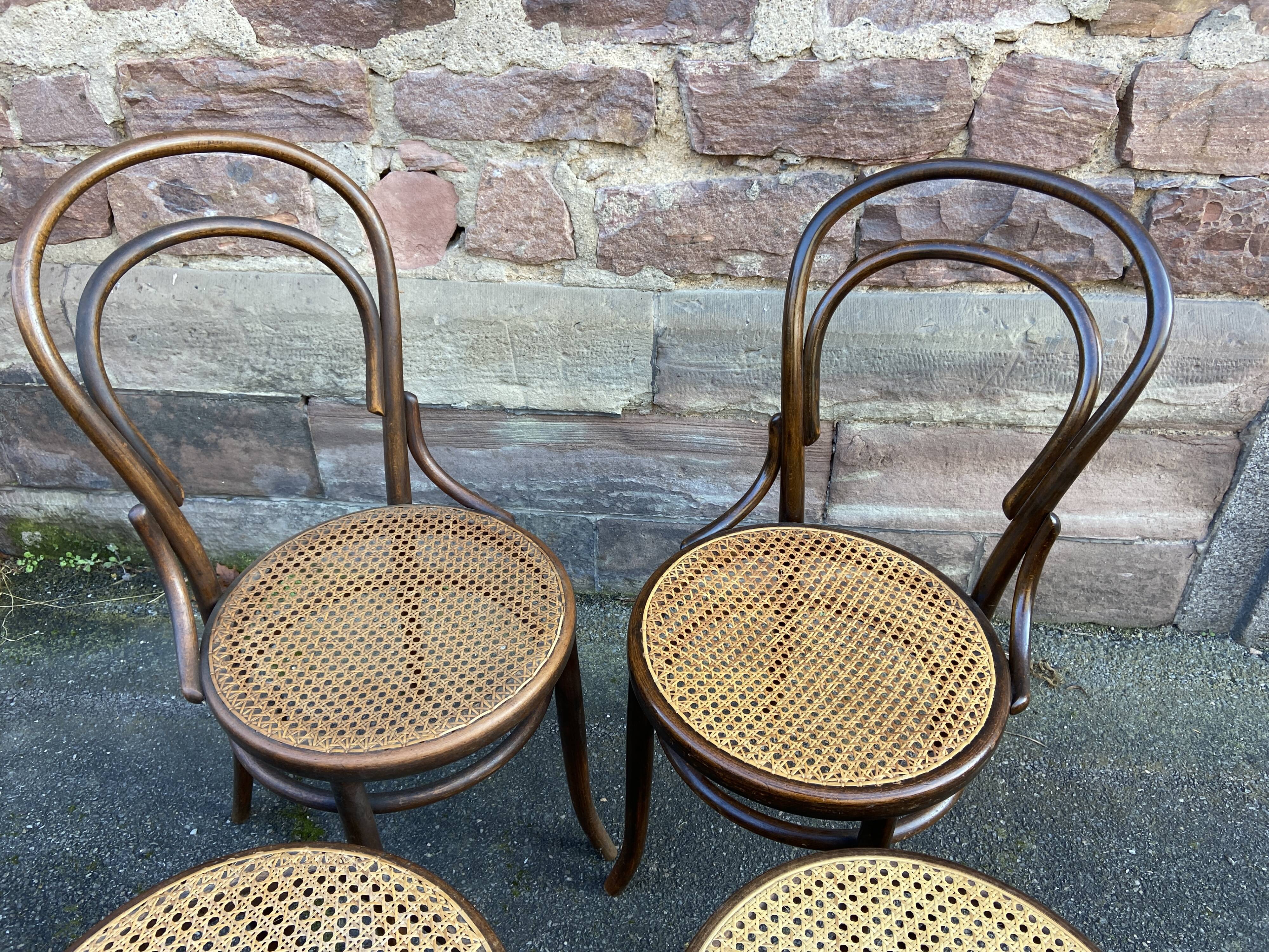 Set of 4 bistro chairs bois courbé type viennois mismatched