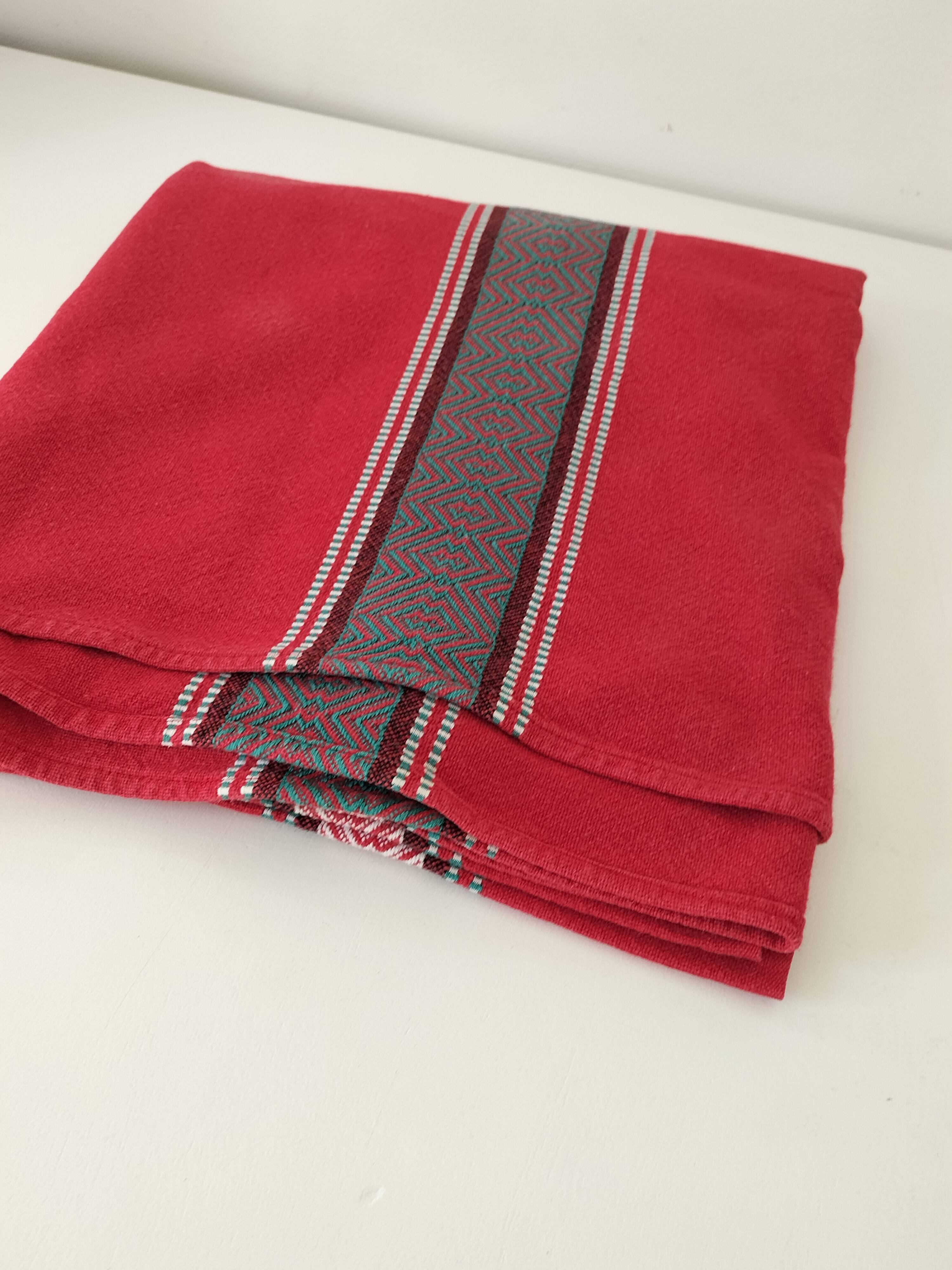 Vintage Basque set: square tablecloth & 7 napkins, 1960s