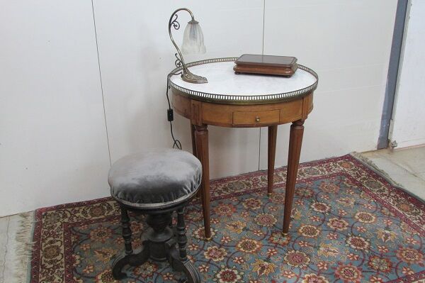 Table Louis XVI style