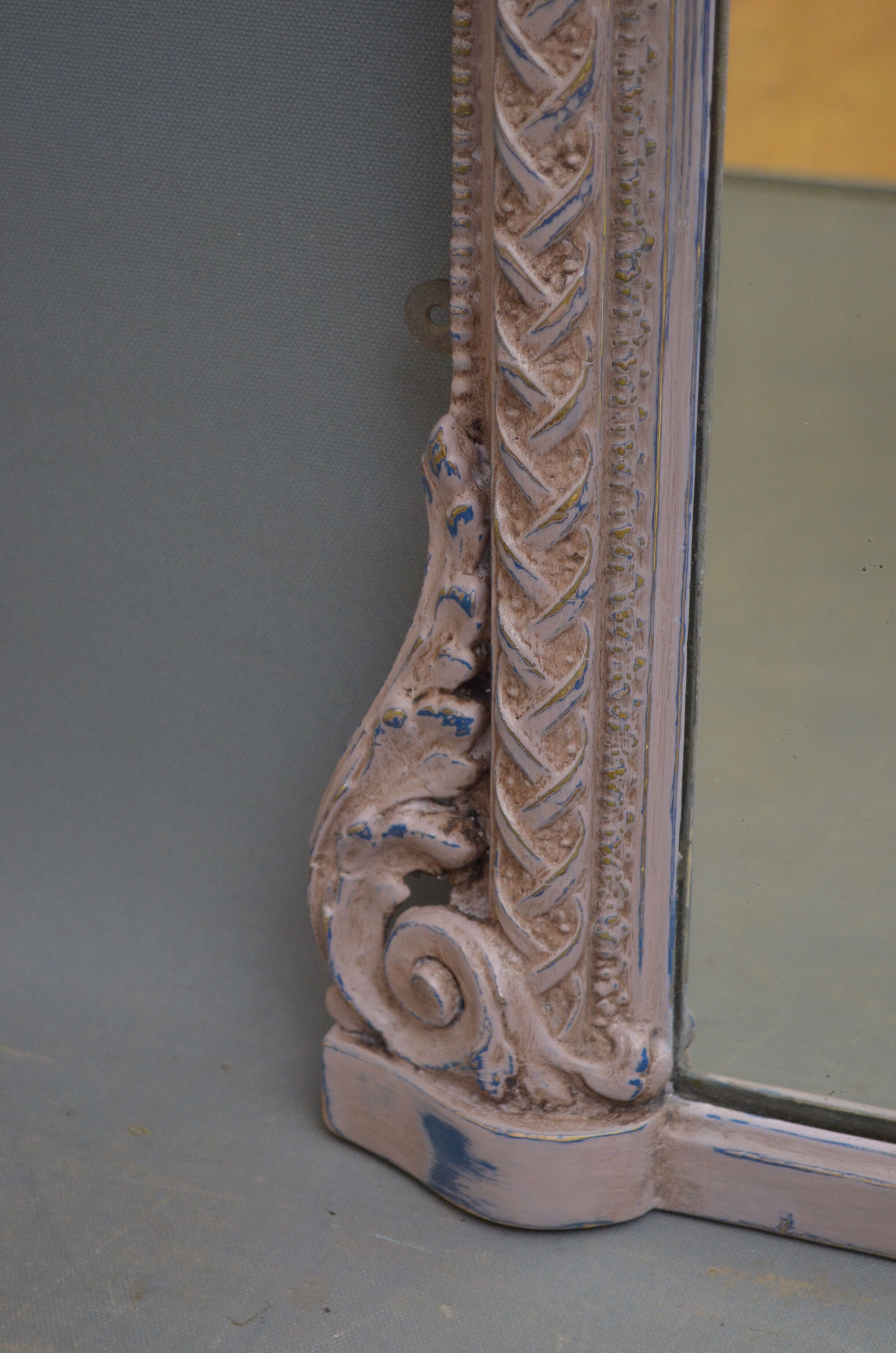 Miroir peint de mur de la fin du 19ème siècle