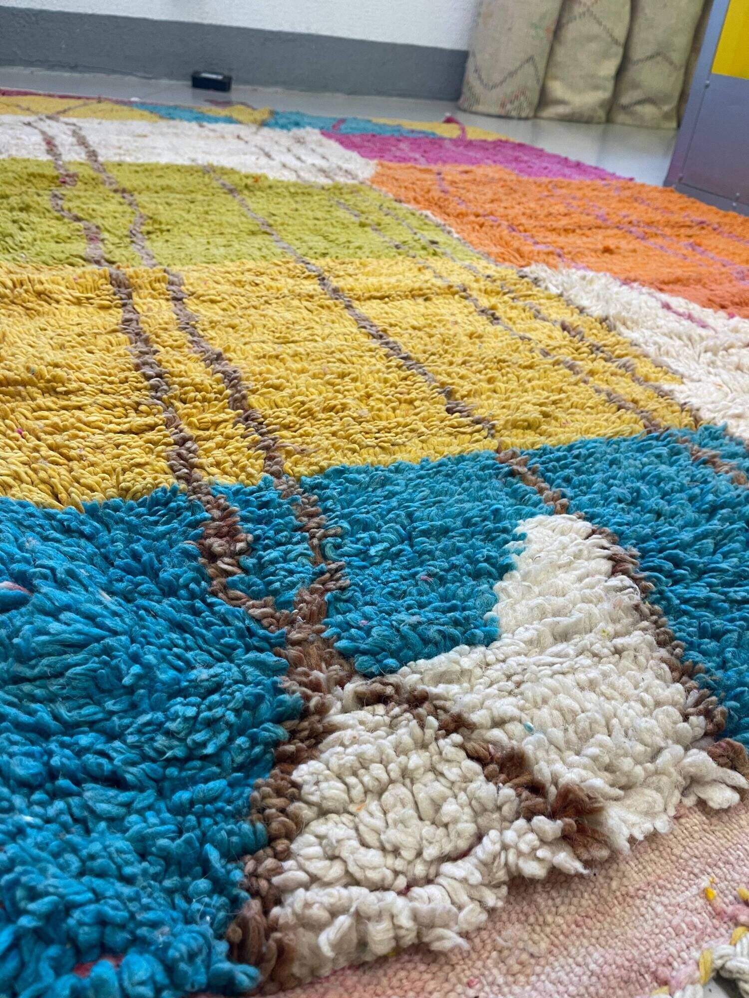 Multicoloured handmade wool Berber rug – 162 × 257 cm
