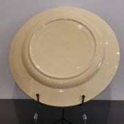 Ancien plat en faïence Terre de fer, peint à la main