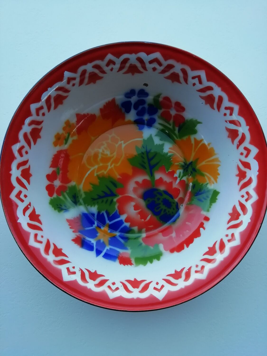 Enamelled sheet metal basin