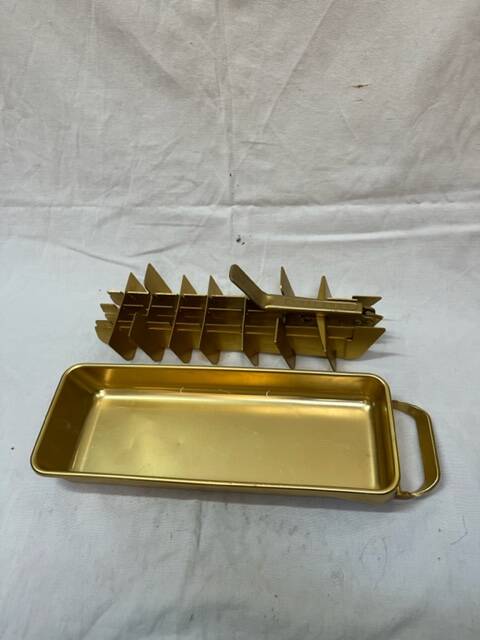 Frigidaire gold aluminum ice cube tray