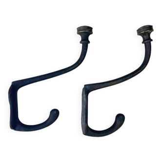 Patères anciennes en métal et laiton