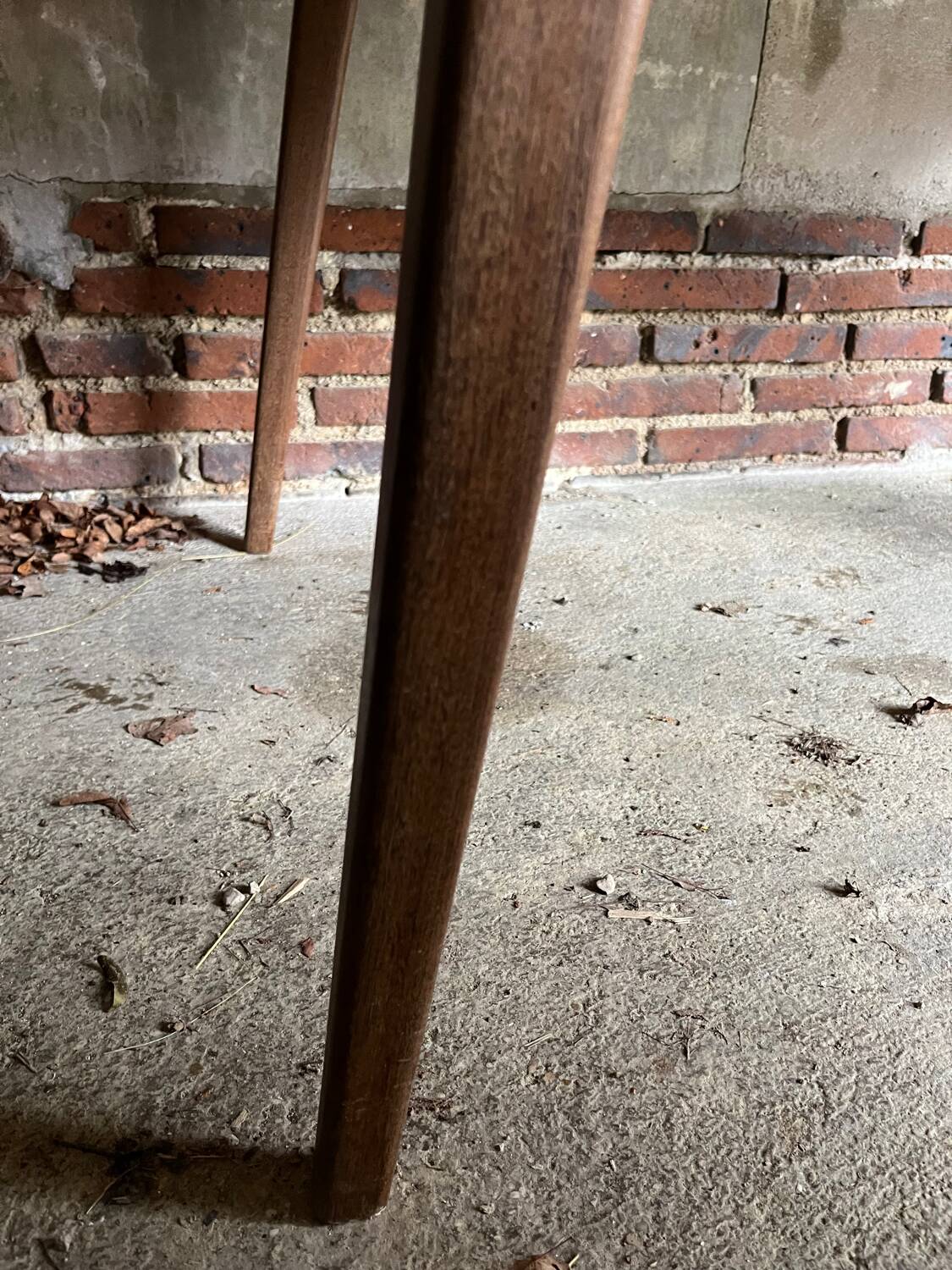 Dining table vintage compass legs