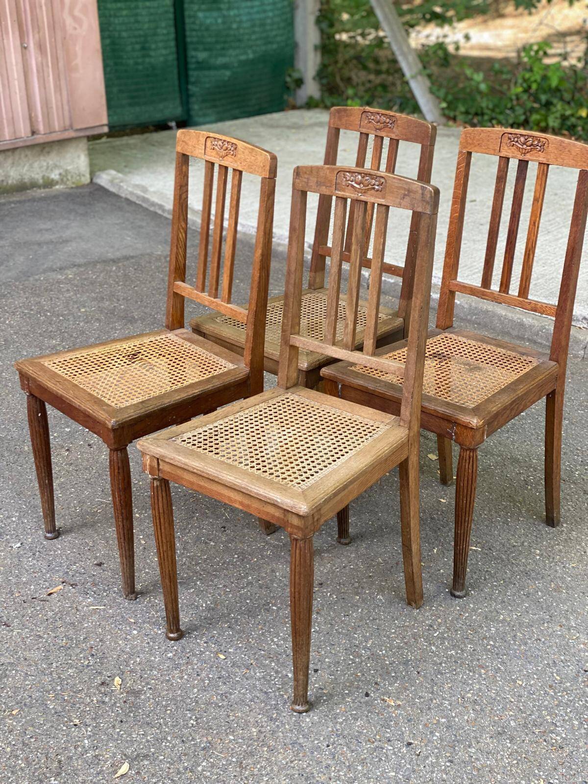 4 Art Deco chairs in solid oak with caning from the 1920s.