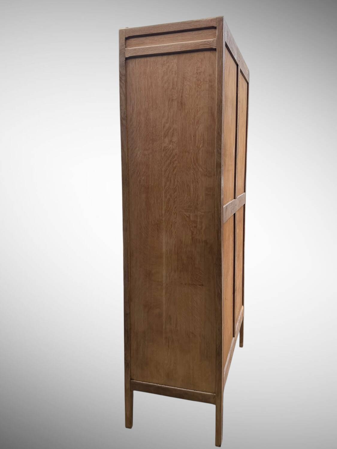 Parisian hotel wardrobe in solid raw oak, 1920.