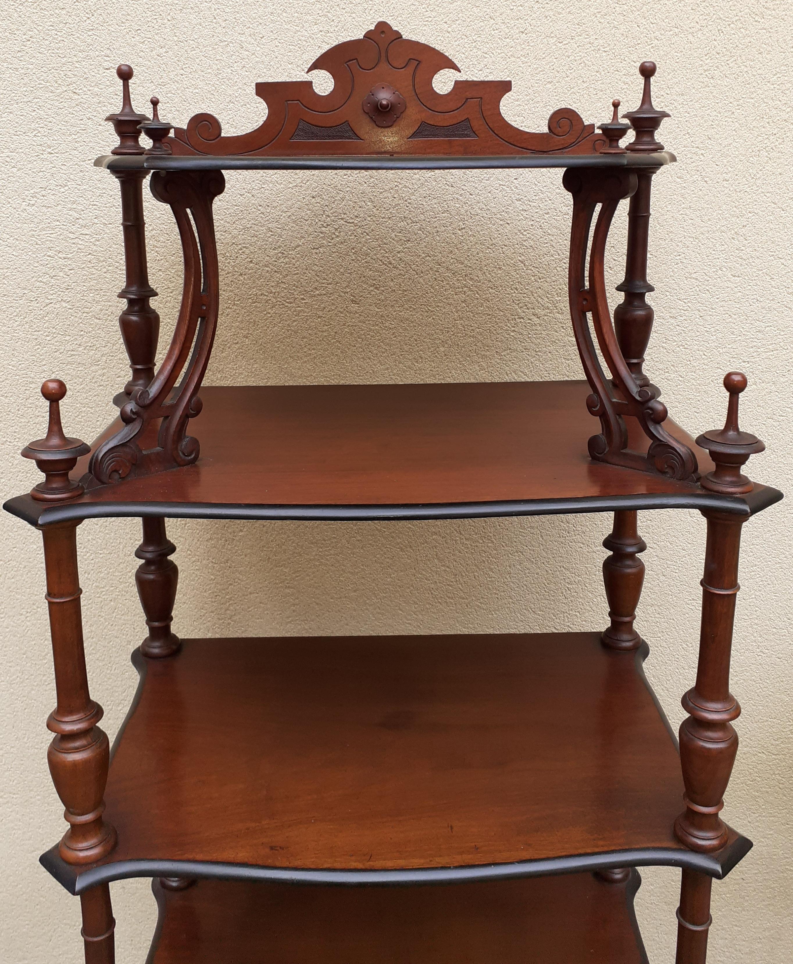 Napoleon III mahogany standing shelf