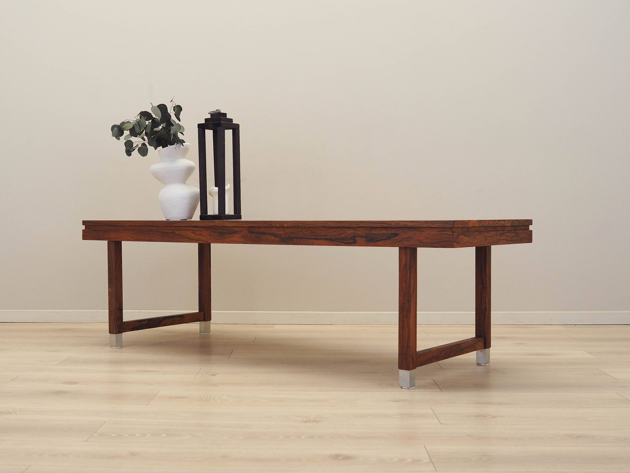 Meuble bas en palissandre, design danois, années 1970, production : Danemark