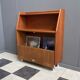 Buffet haut en teck sur pieds en lucite des années 1960