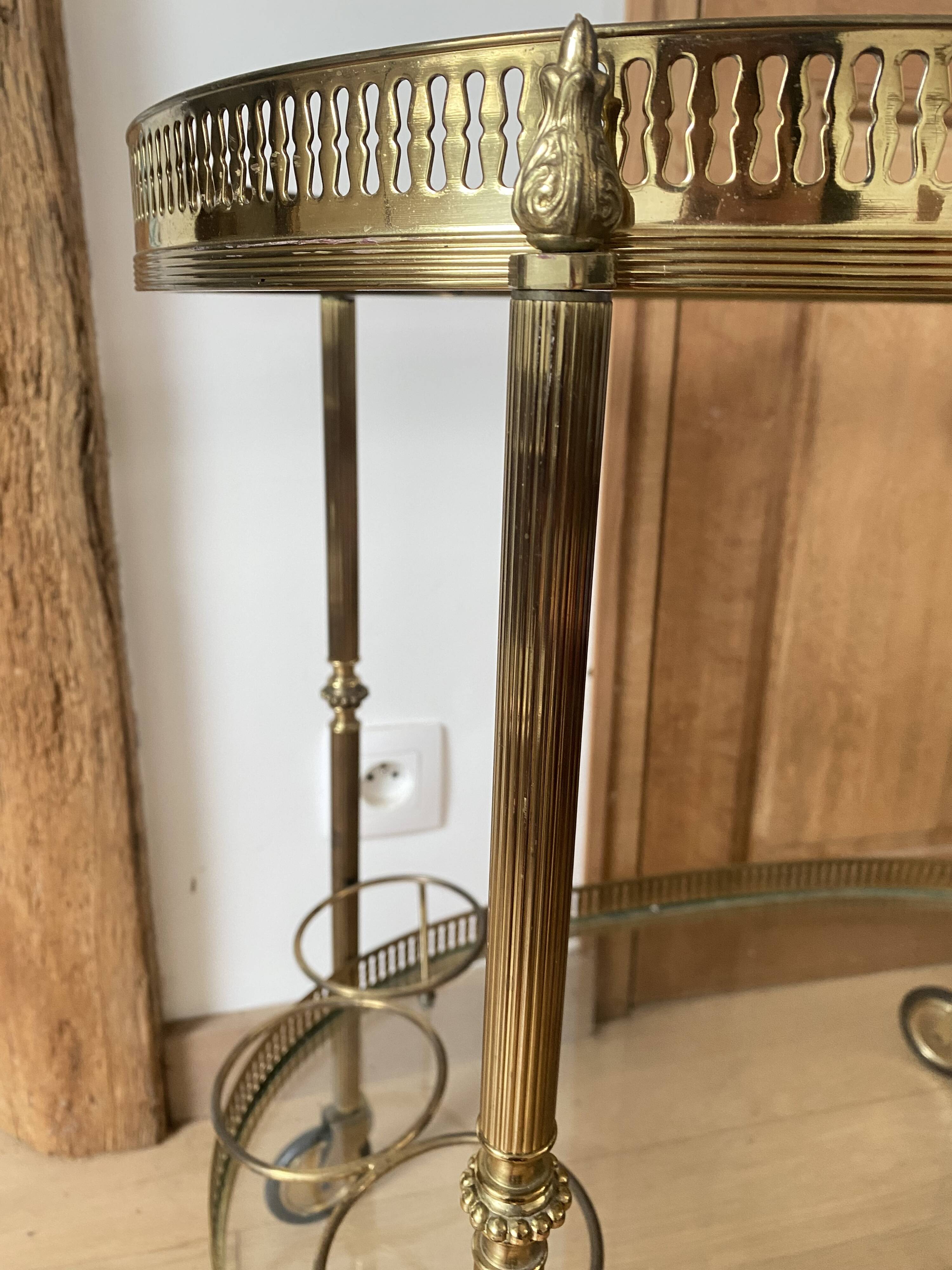 Oval golden brass rolling dessert trolley, Maison Jansen style, 1960s.