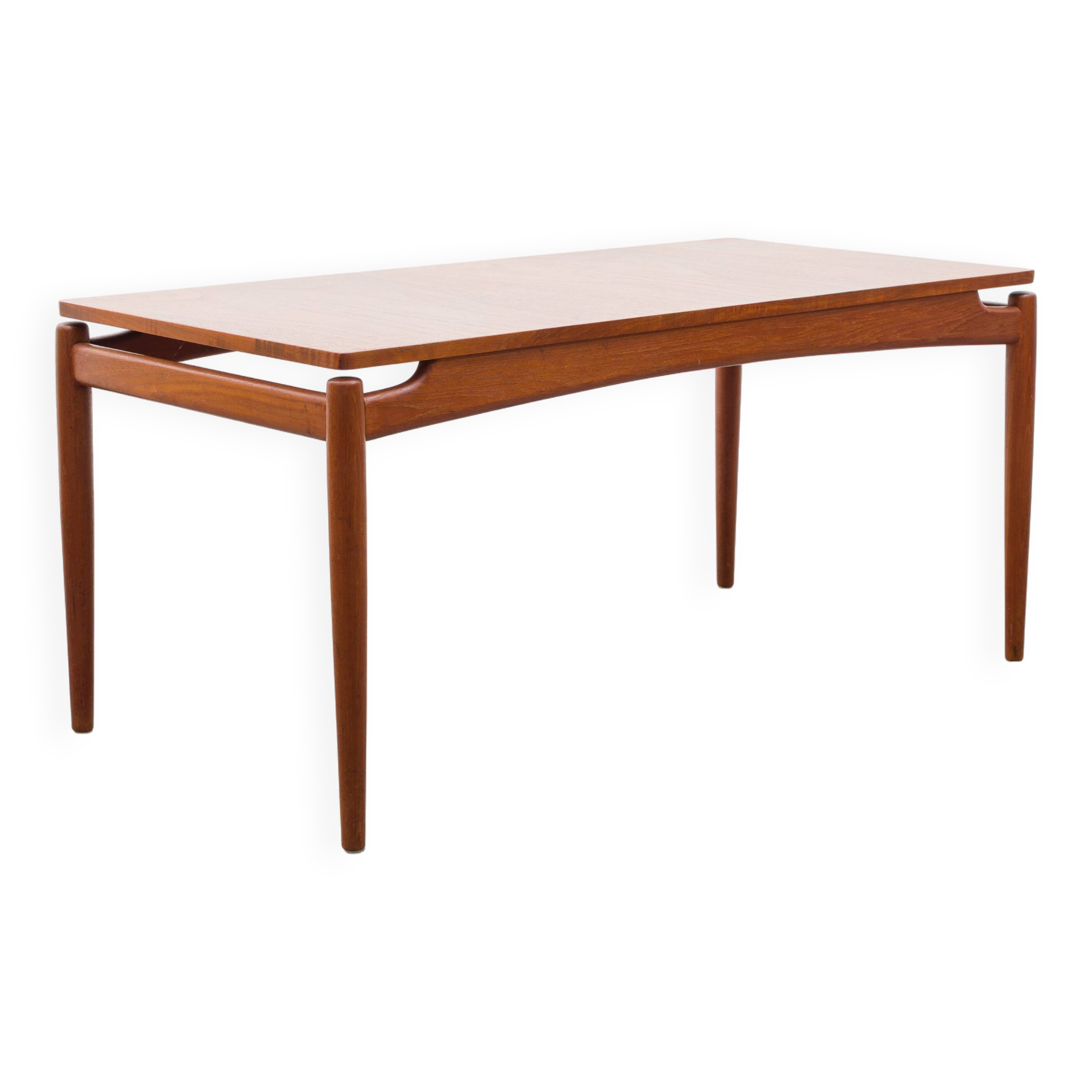 Large Scandinavian coffee table in teak from the 1960s.
