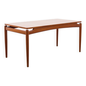 Large Scandinavian coffee table in teak from the 1960s.