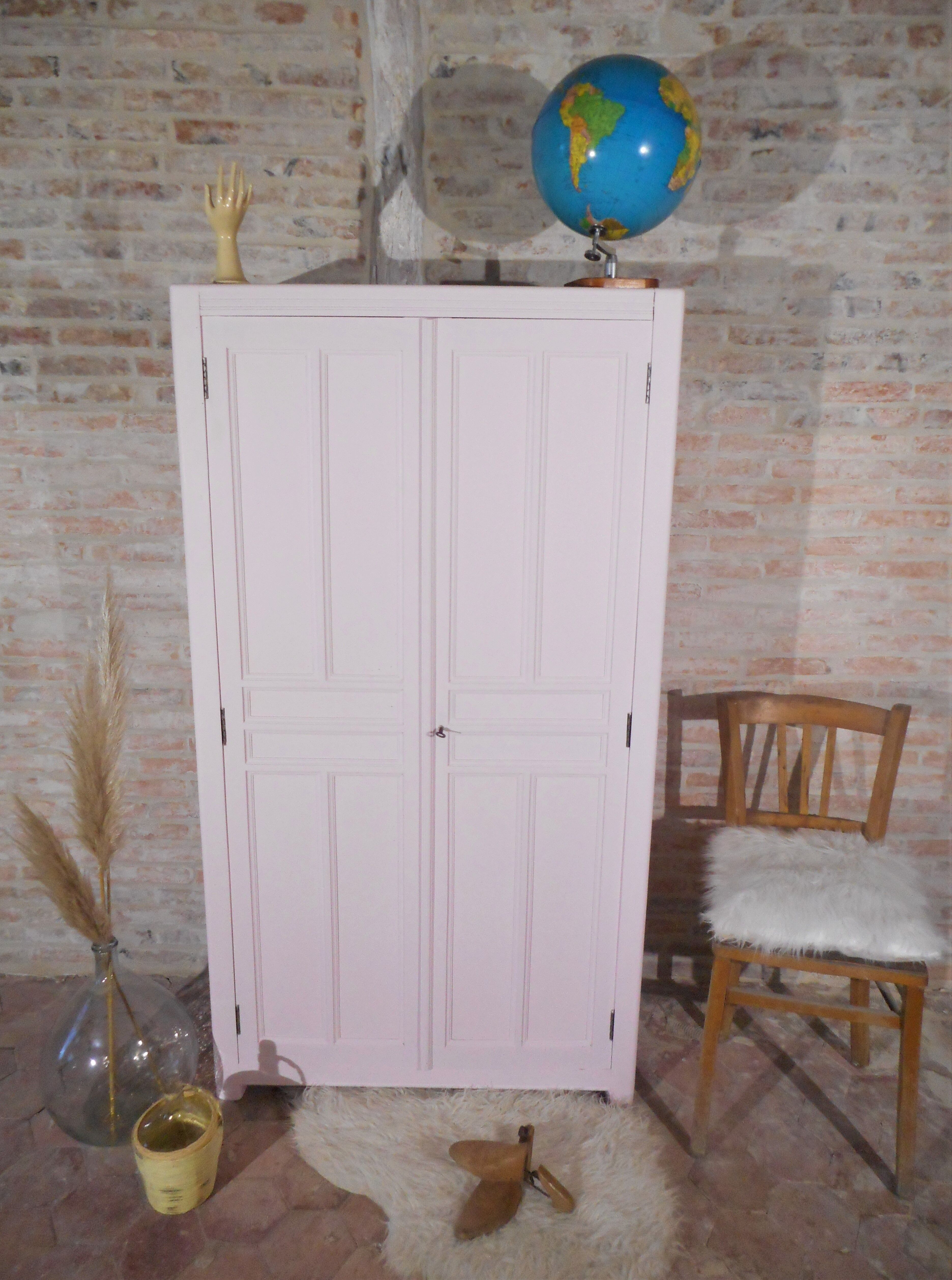 Armoire parisienne