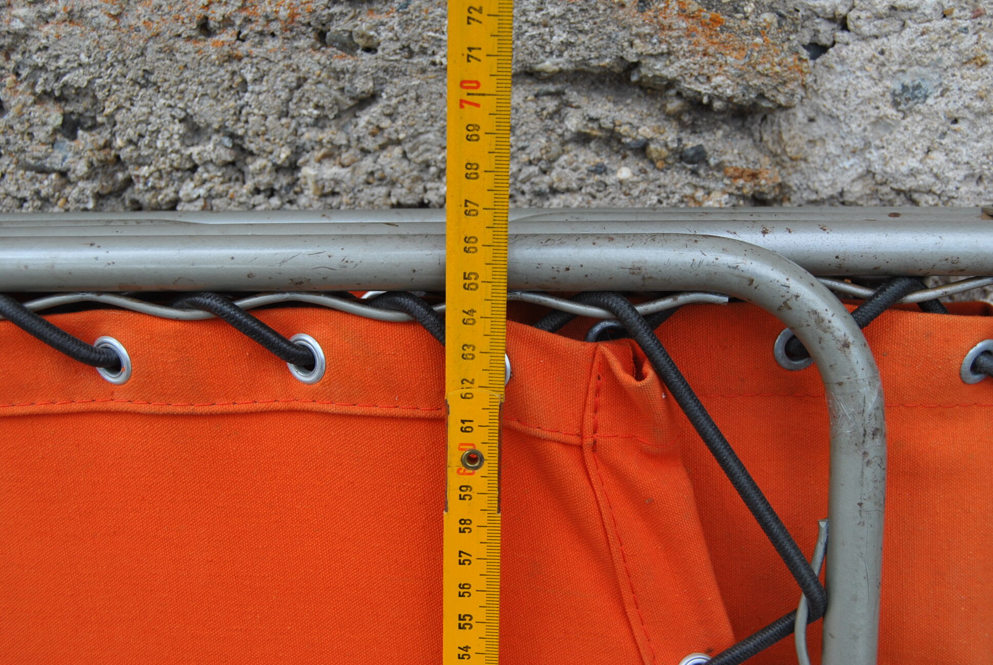 Sun lounger in orange fabrics 70s