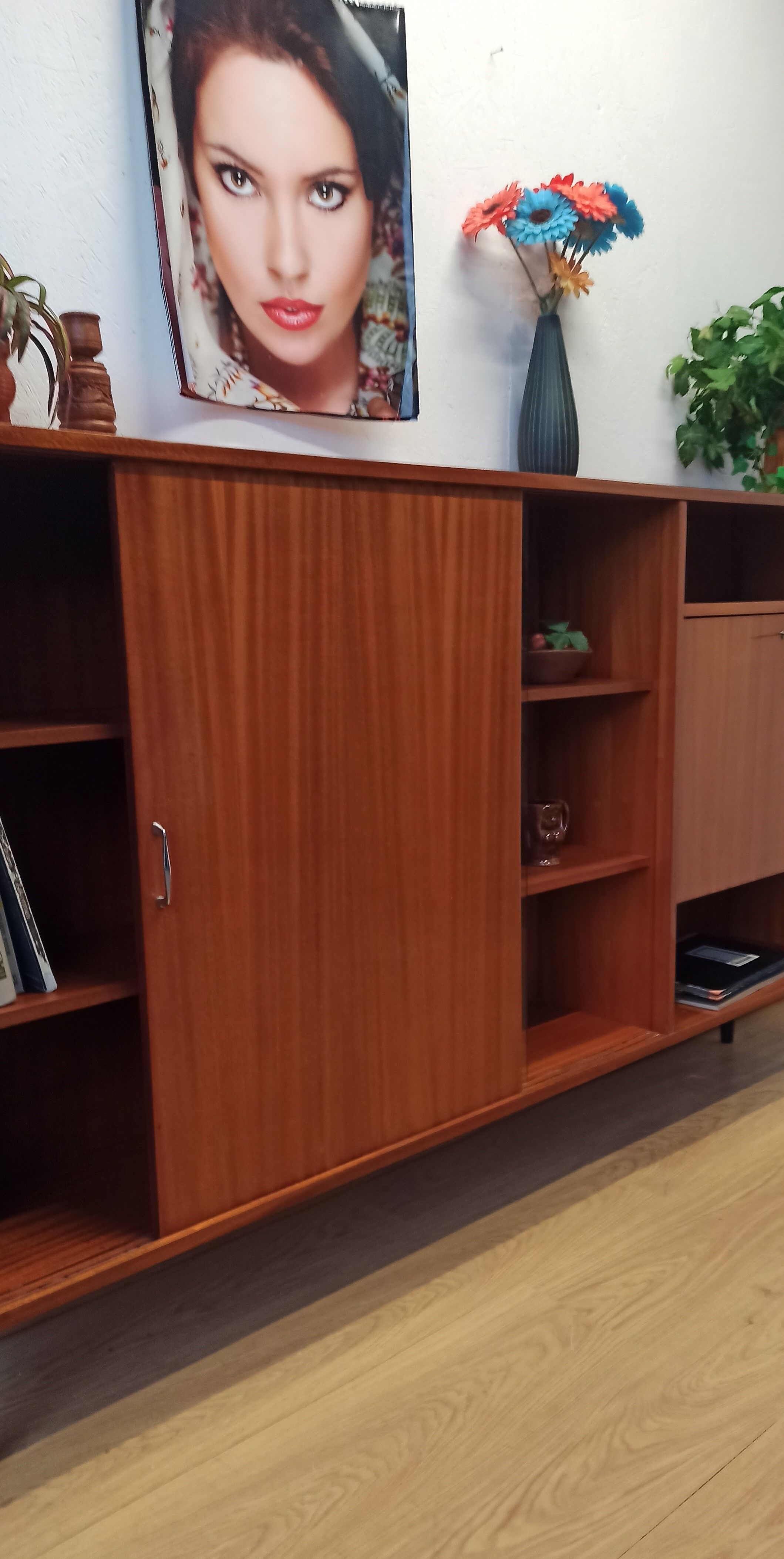 Buffet moderniste, des années 1970