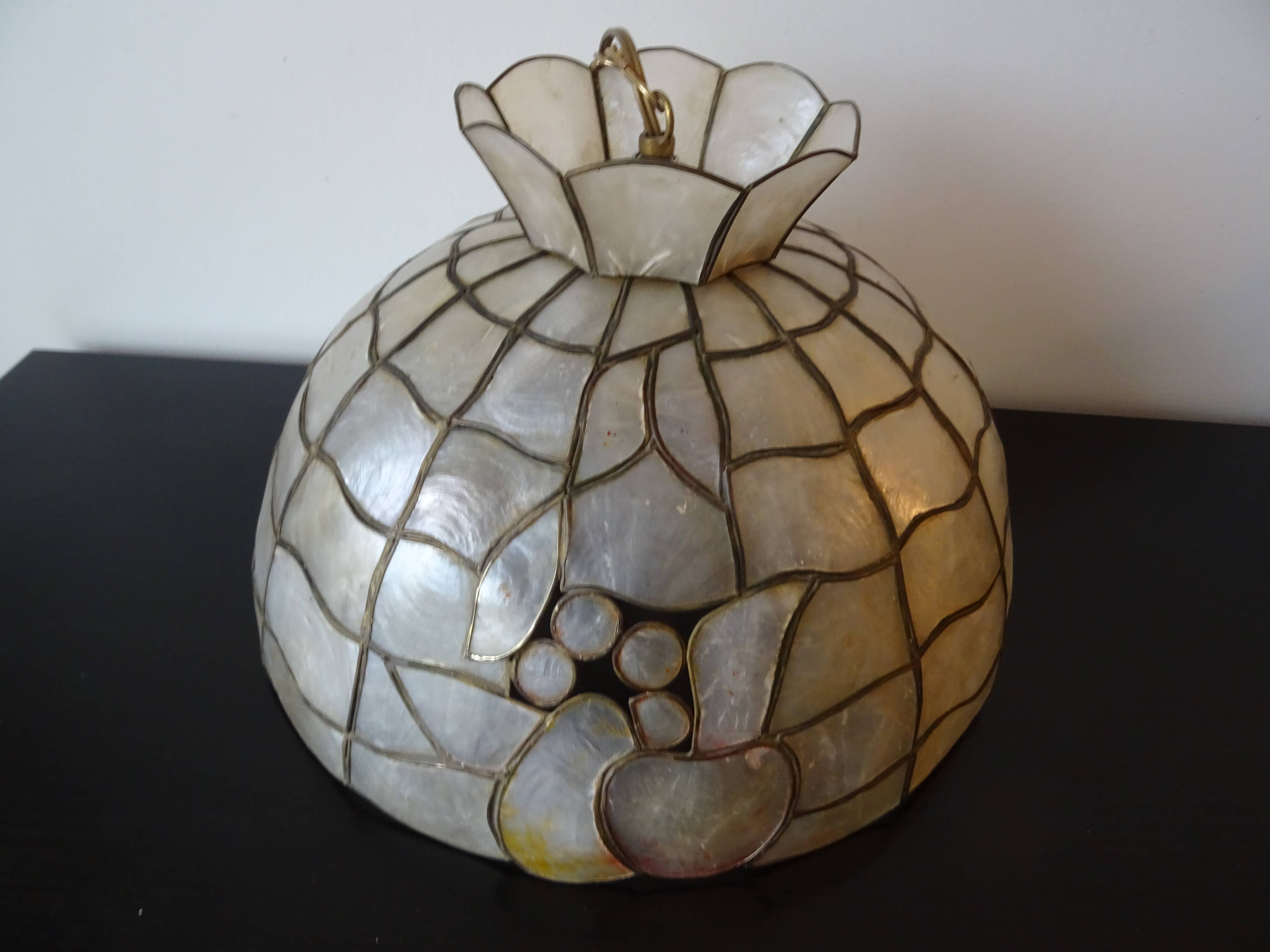 Vintage mother-of-pearl suspension year 70