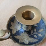 Set of 2 hand candle holders in golden brass