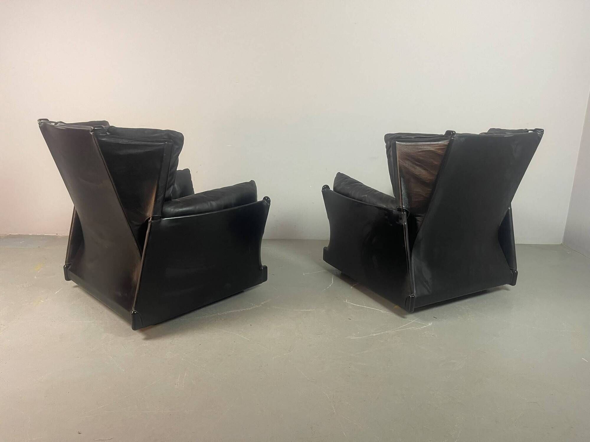 Cassina Lounge Chairs ‘Viola d’Amore’ by Piero de Martini