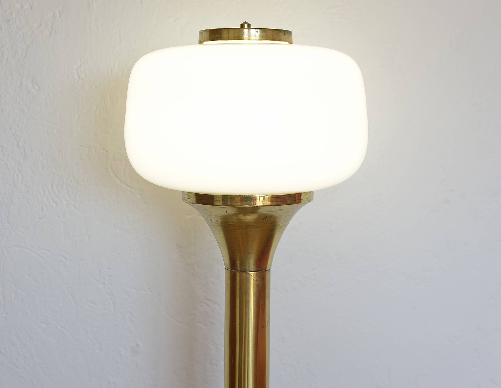 Vintage Brass Floor Lamp Elegant Gold Tall Mid Century Modern Light