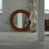 Large round wall mirror in solid pine by Glasmäster Markaryd, Sweden, 1960s.