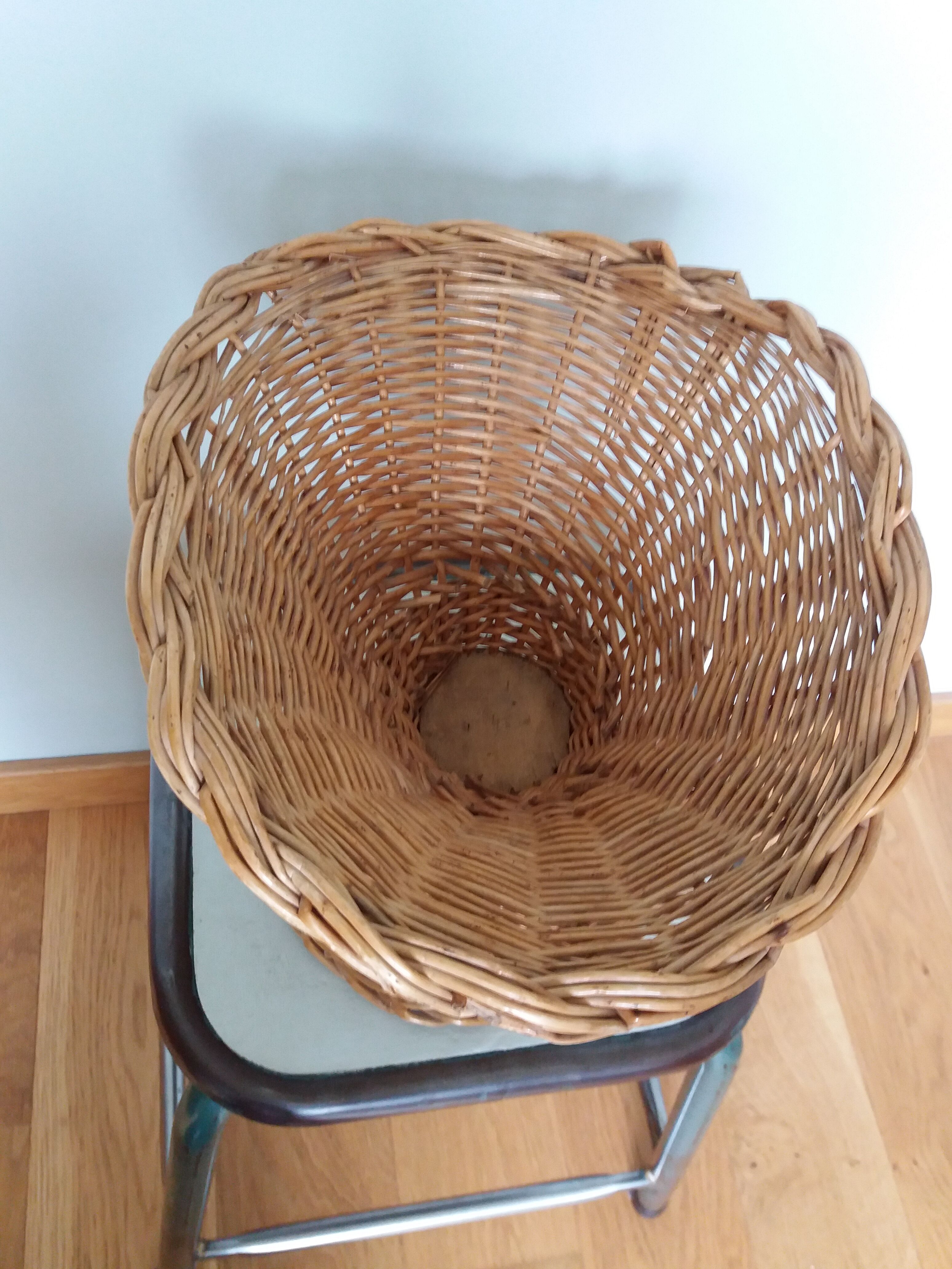 Rattan basket wicker vase cut