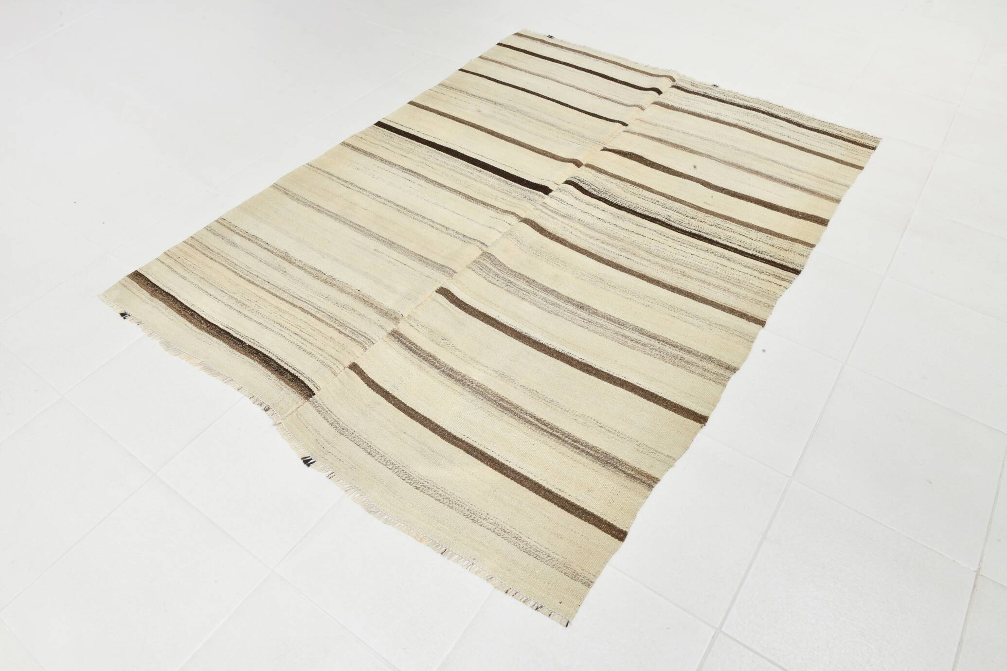 Tapis Kilim rayé crème et marron, 161 x 211 cm