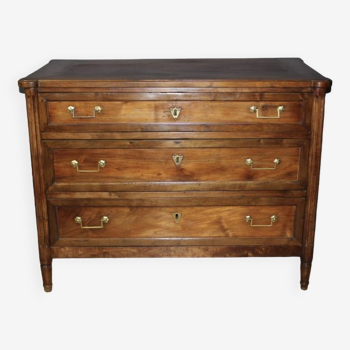 Louis XVI chest of drawers in late 18th century walnut