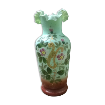Vase émaillé en opaline