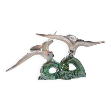 Sculpture en porcelaine art déco de deux oiseaux en vol – irisé, années 1920