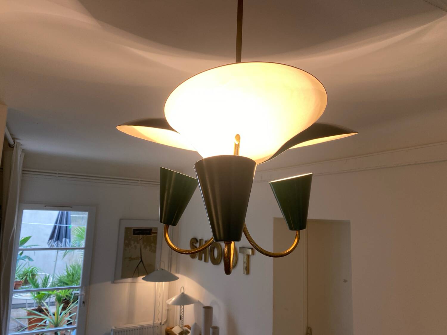 Vintage 3-light chandelier in gilded brass and metal from the 50s
