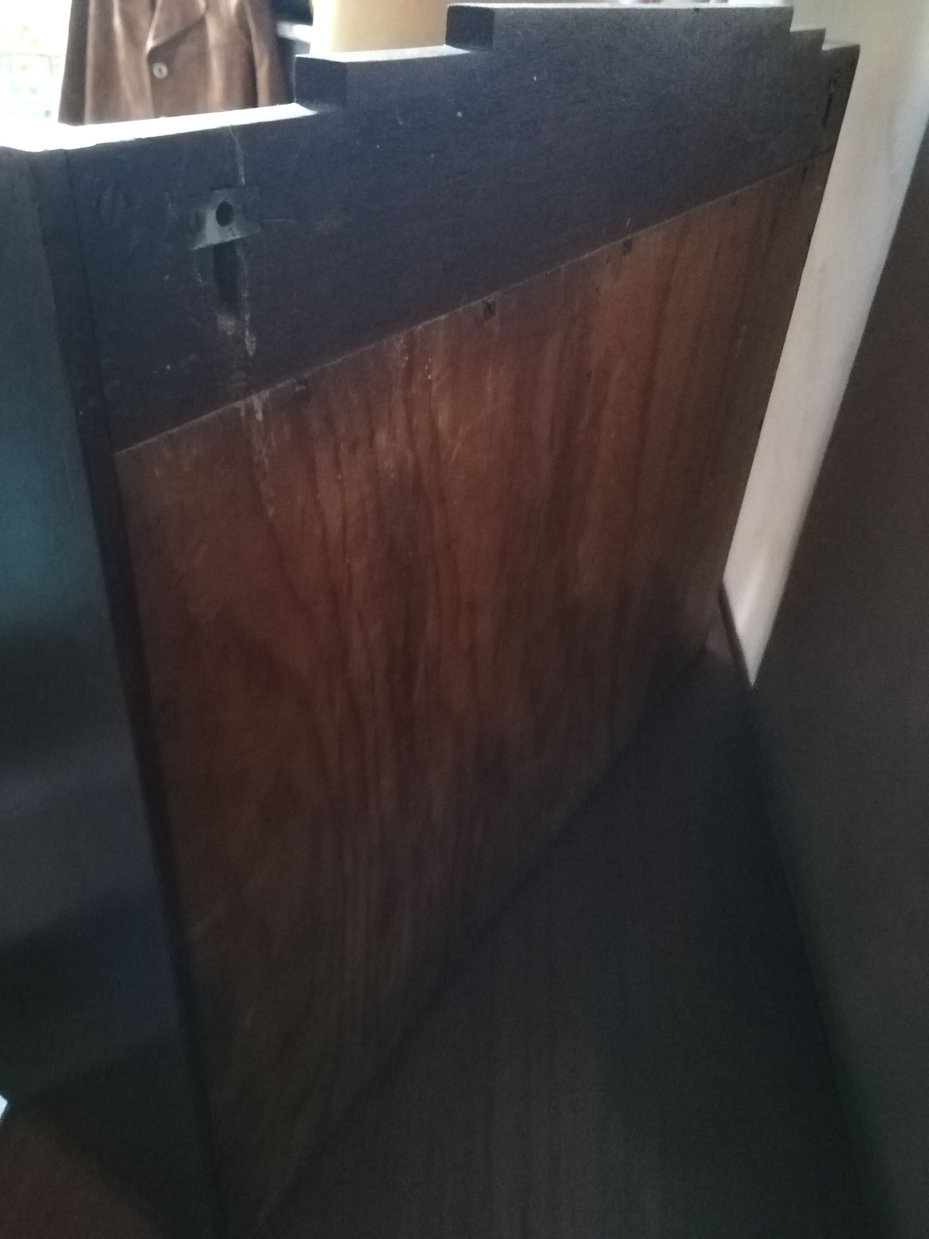Art deco shelf