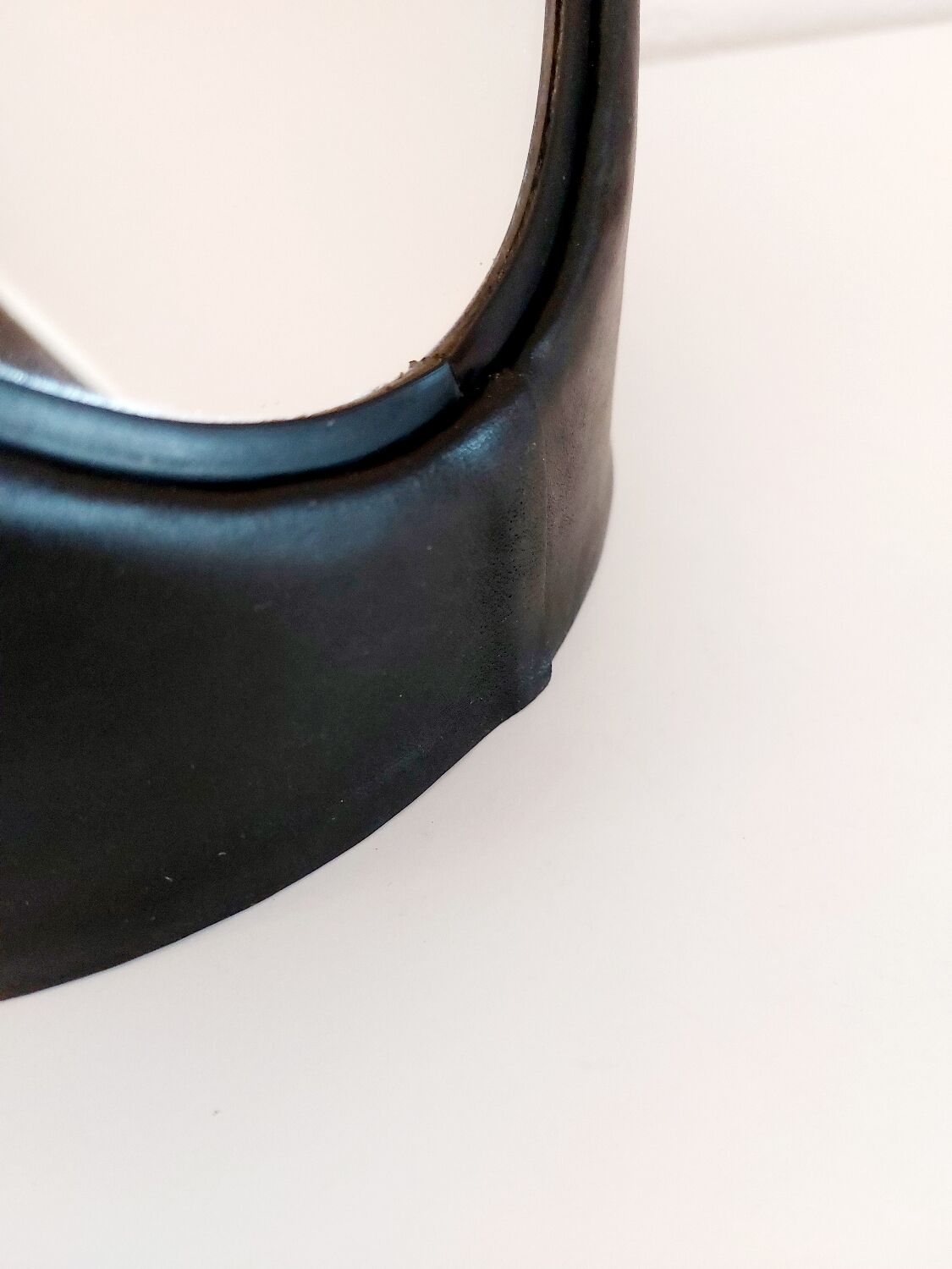 Lipstick leather table mirror