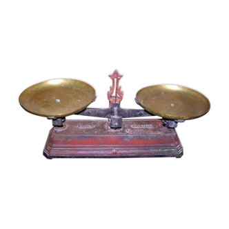 Old Roberval scale 10Kg with 2 brass trays