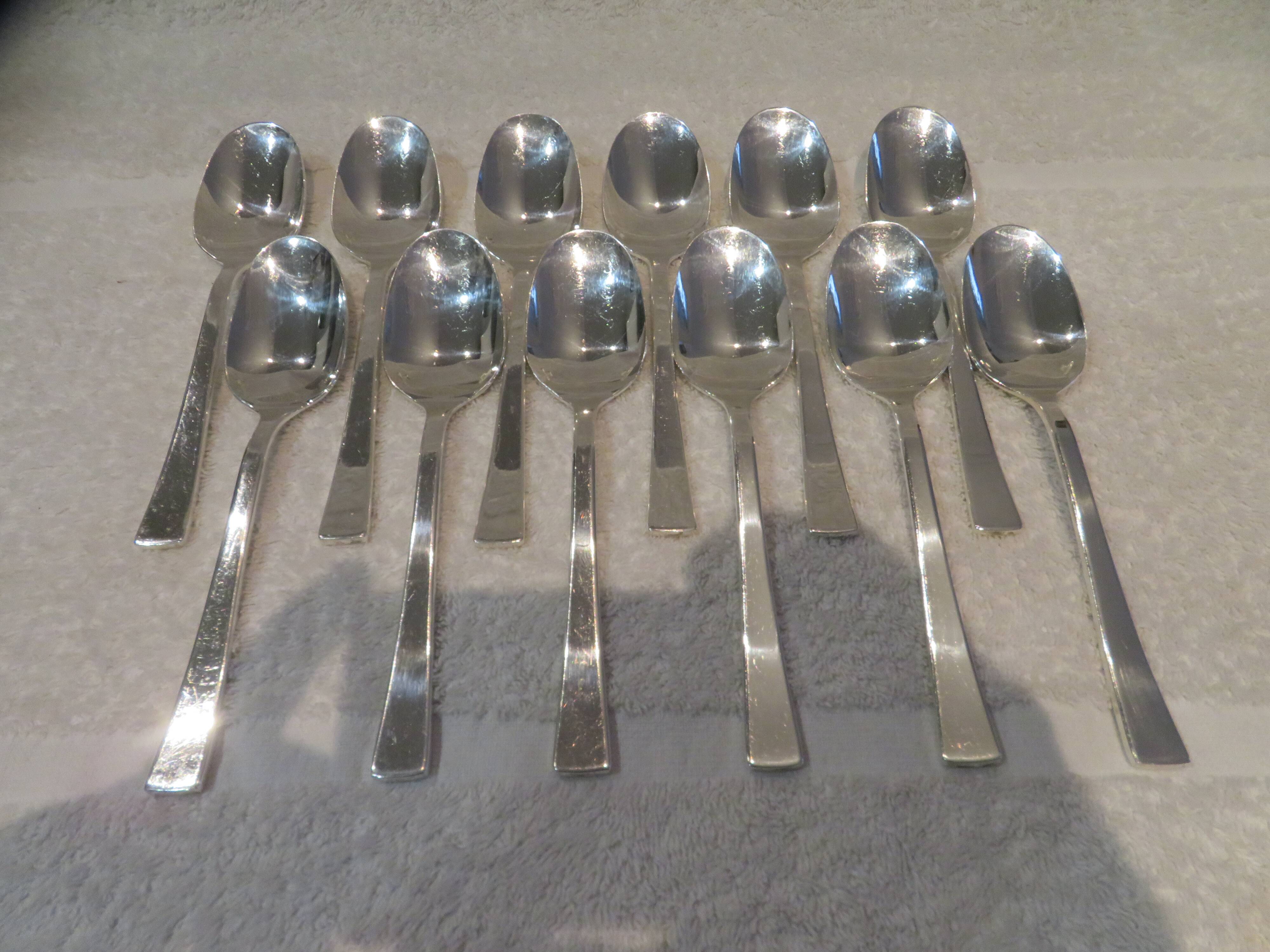 12 Christofle Concorde silver plated dessert spoons, 17cm