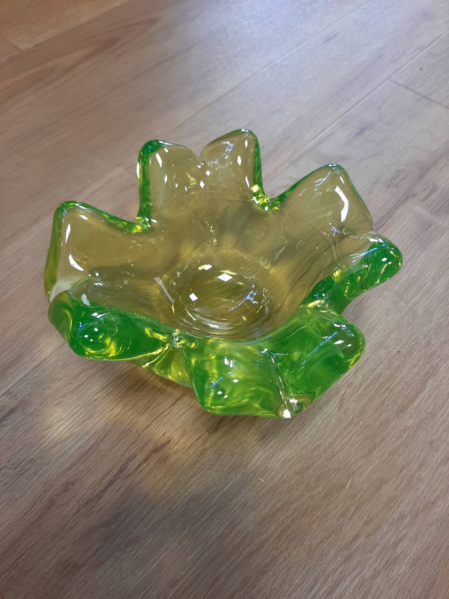 Glass vide poche in ouraline.