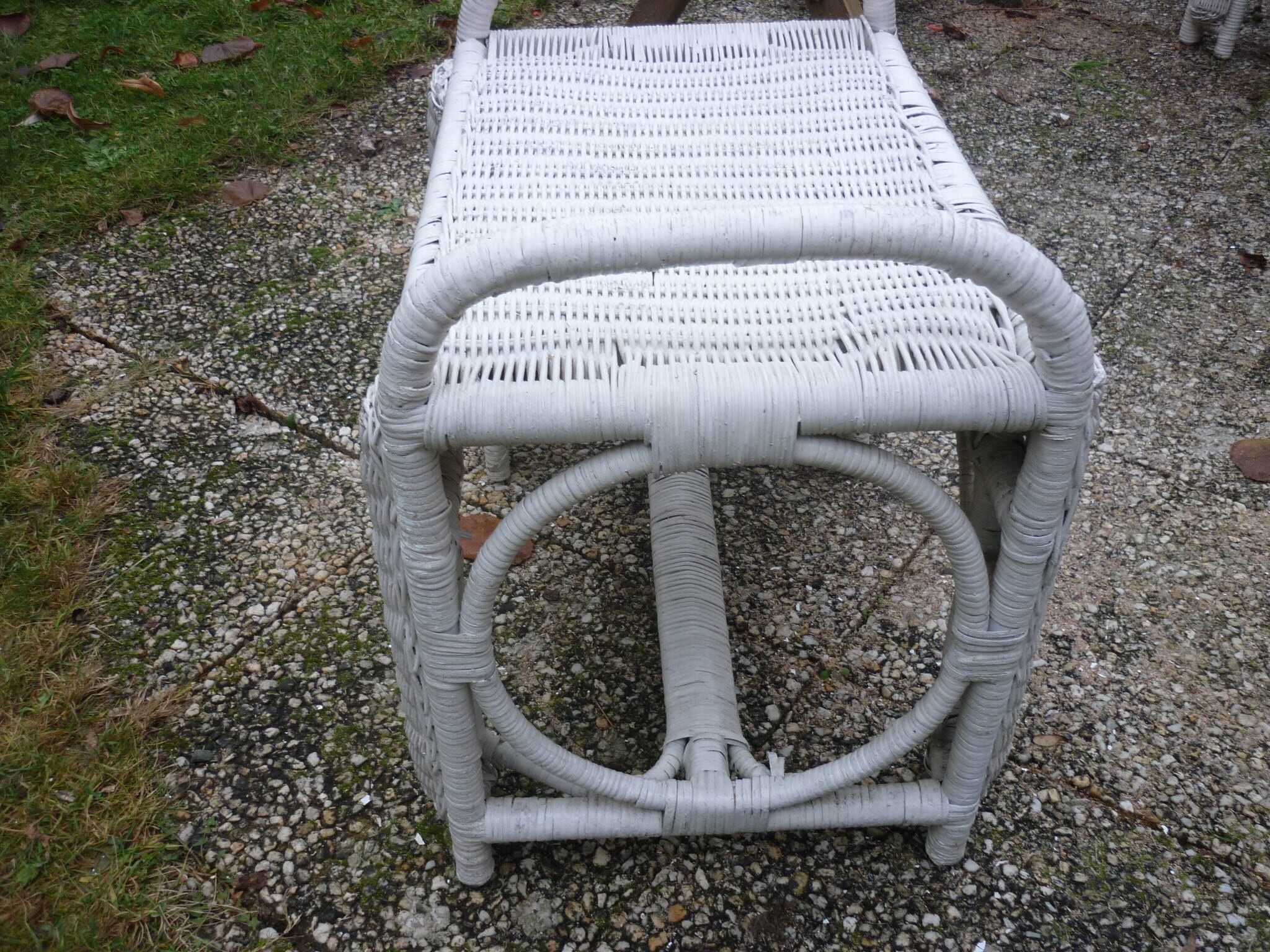 Vintage white rattan bedside 60-70