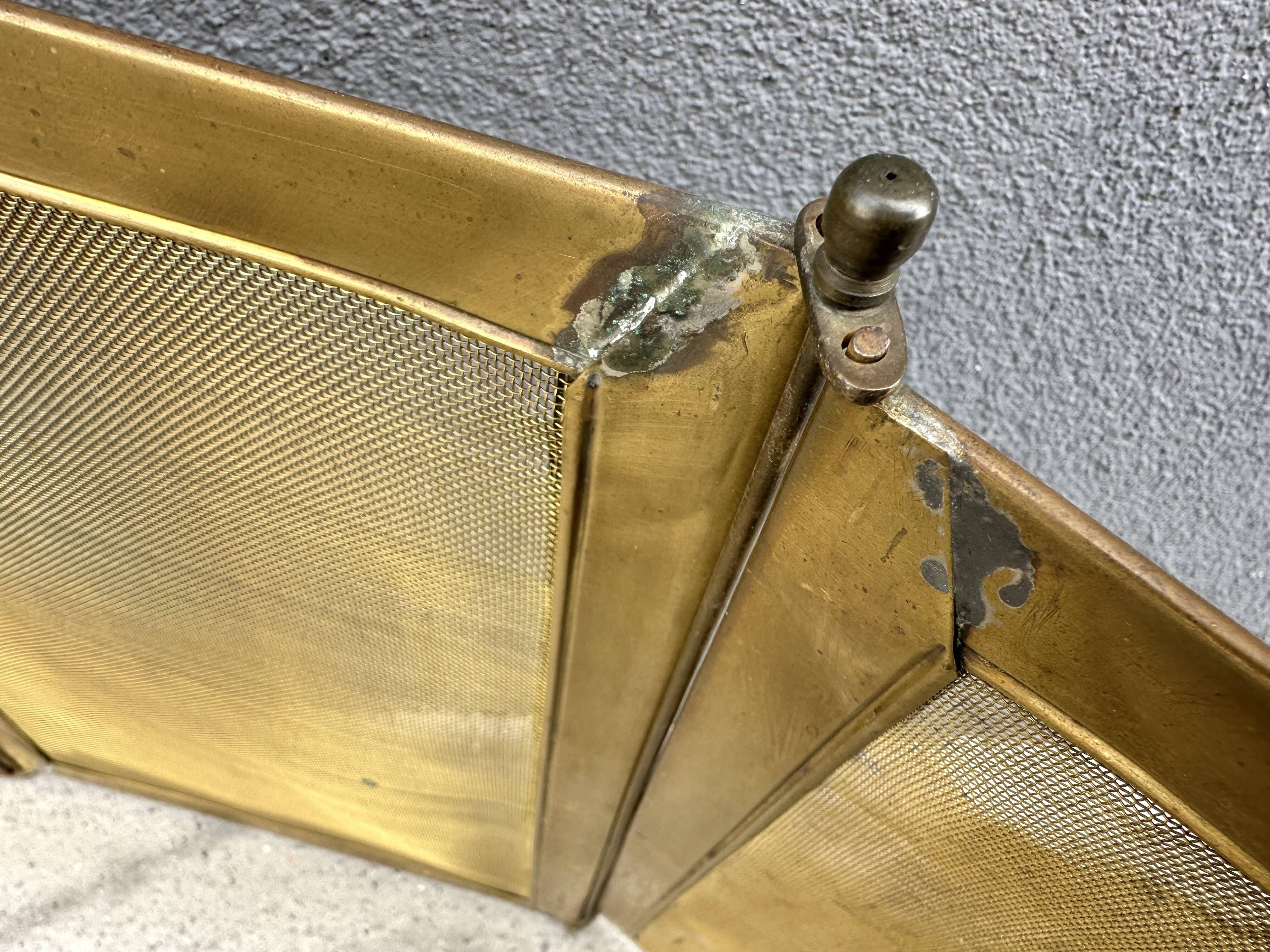 Antique brass fireplace screen from the 19th century by Bouhon Frères.