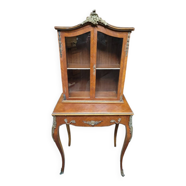 Bonheur du Jour Louis XV en marqueterie bois de rose décorées en bronze — Beyit