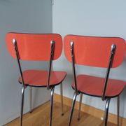 Chaises en formica rouge orange et métal chromé