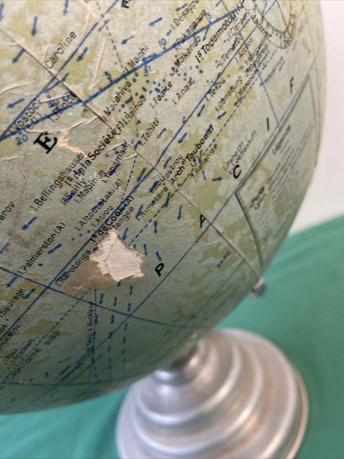 Globe G Thomas in aluminum world map 1950