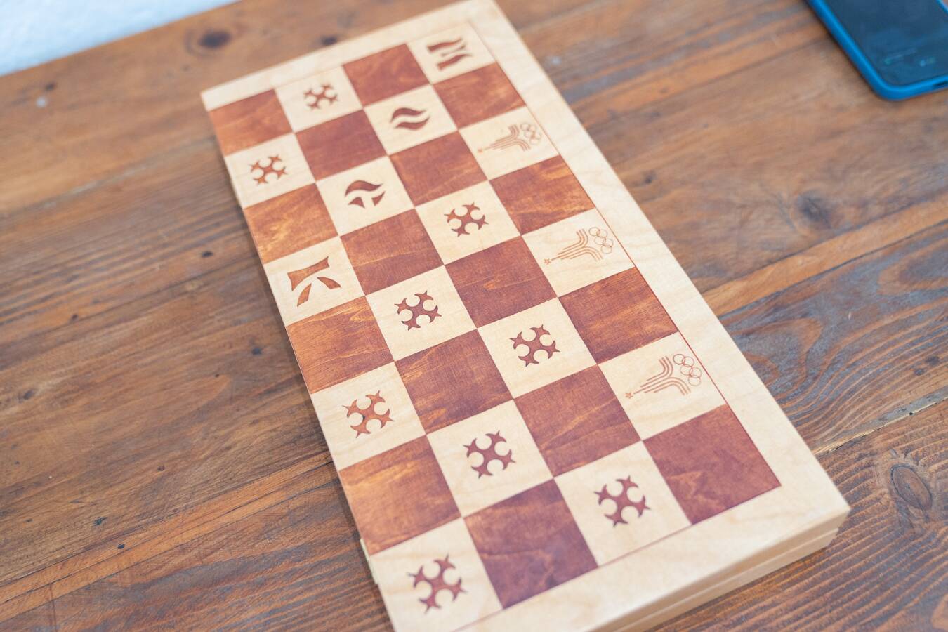 Beech wood chess board, new, with pieces in original box