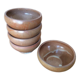 5 stoneware bowls