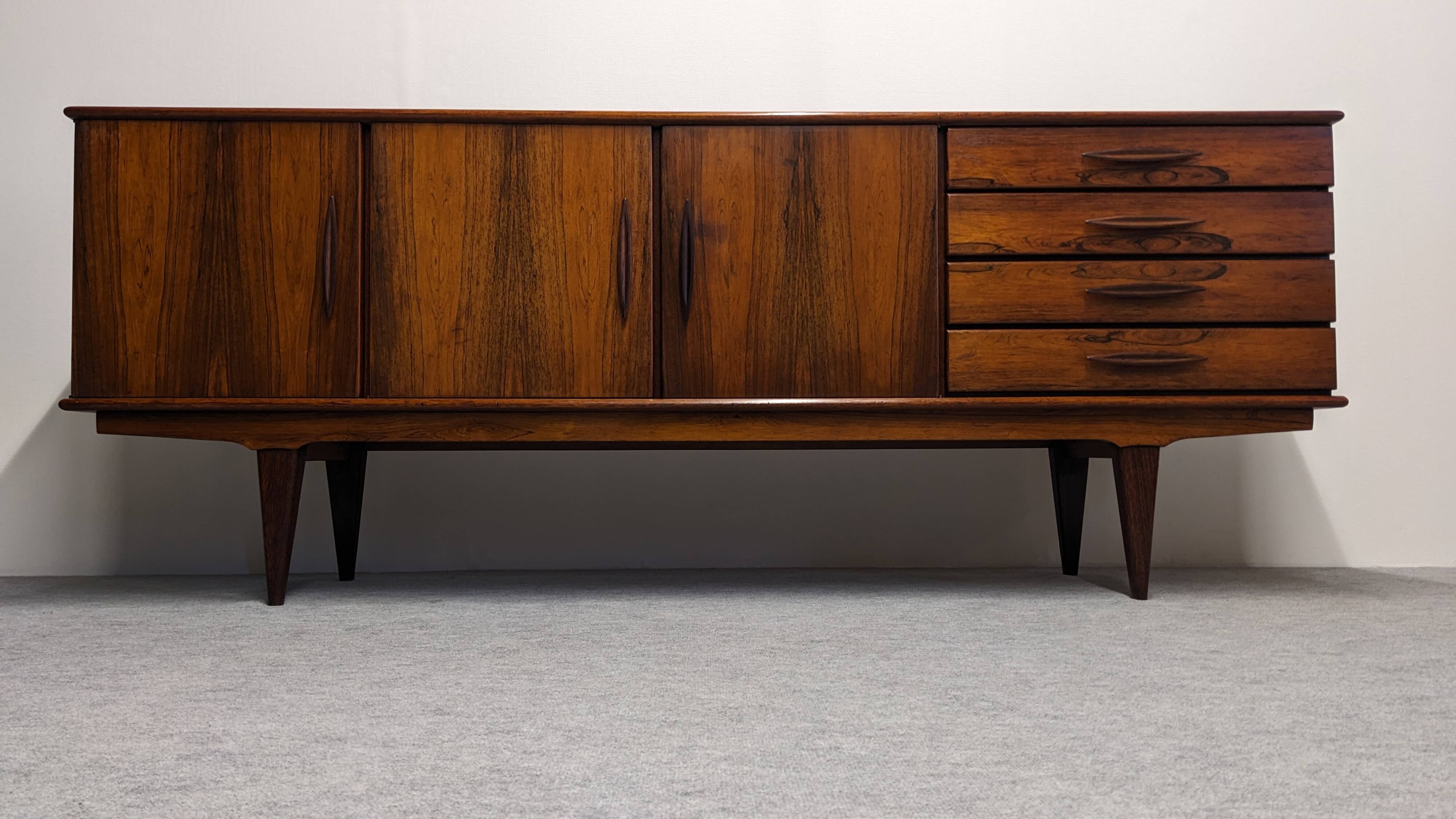 Scandinavian sideboard in Rio rosewood, 1950s-1960s