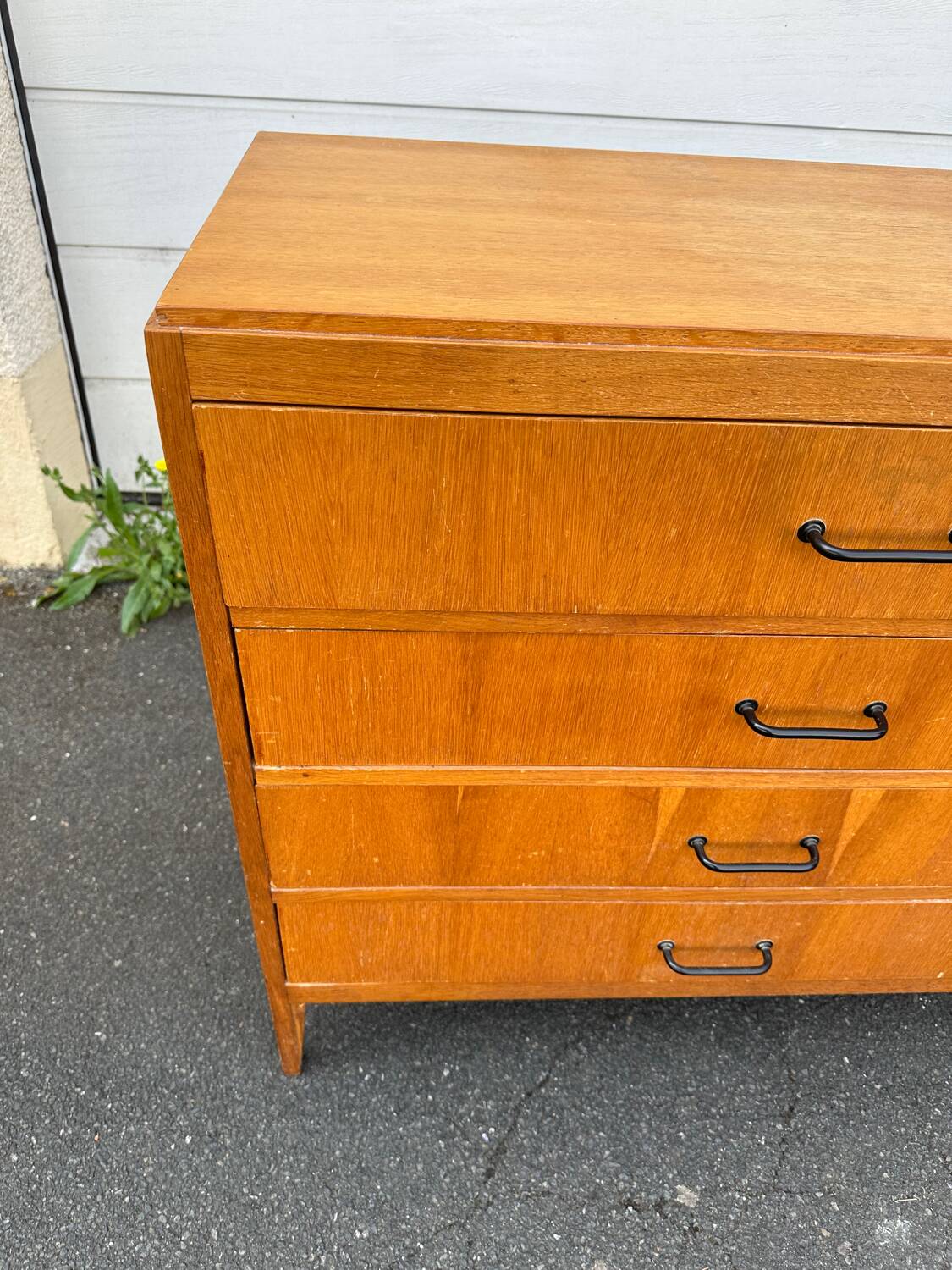 Chest of drawers