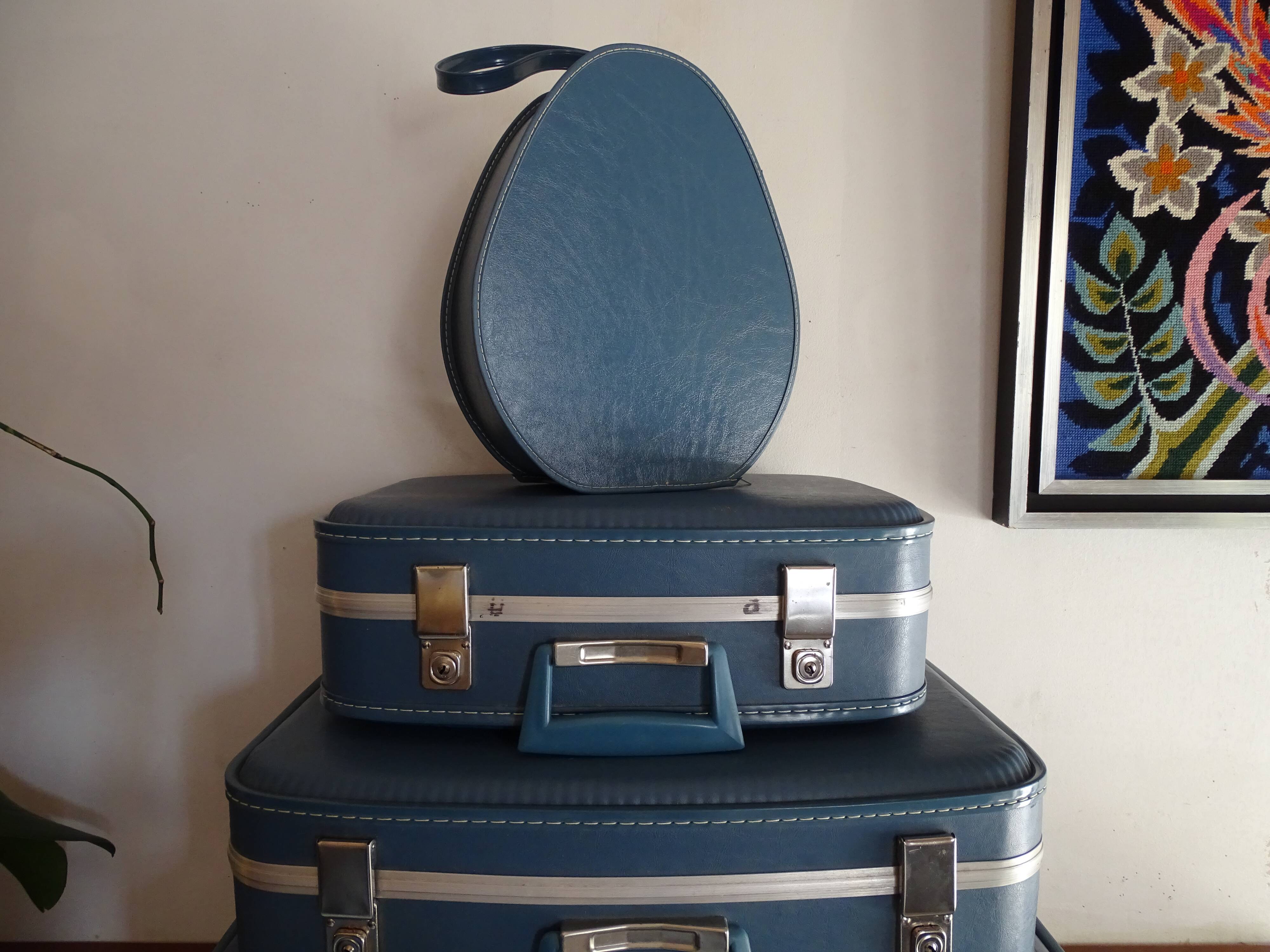 Nesting suitcases stewardess and vanity 1960