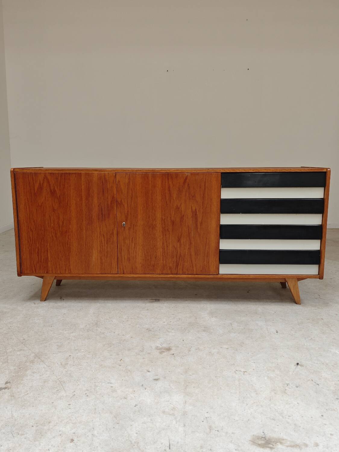 Enfilade U 460 black and white Jiri Jiroutek for Interiér Praha 1960