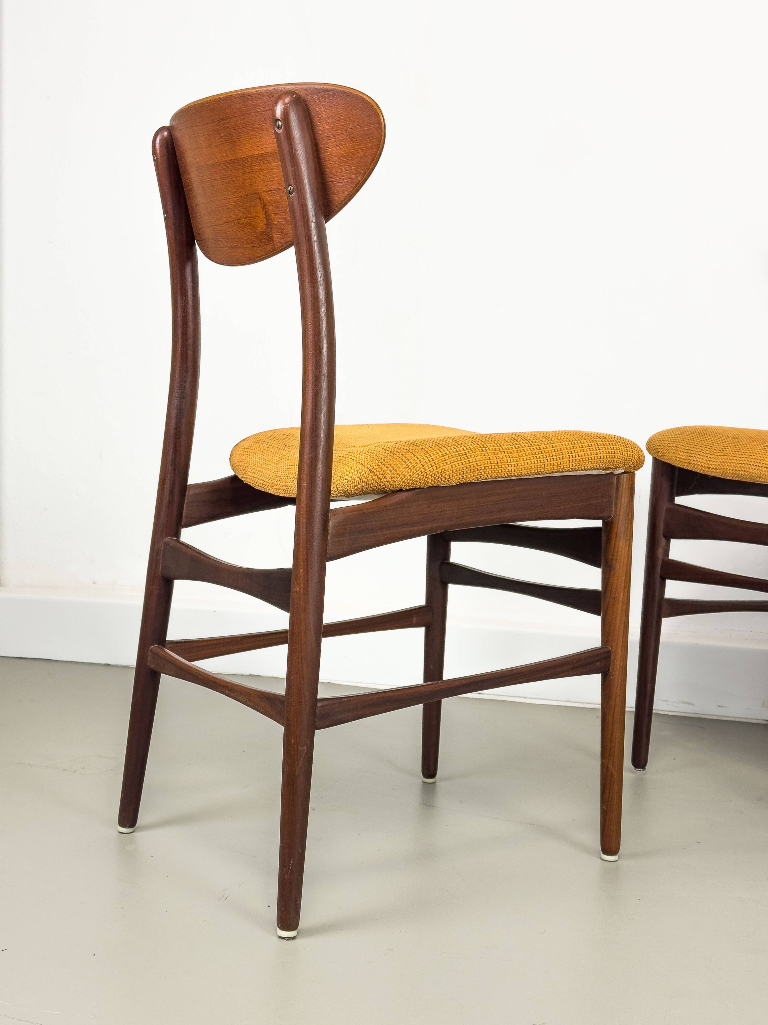 Lot de 4 chaises de salle à manger, années 1960